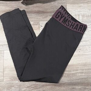 Gymshark women medium Leggings with Purple Waistband
